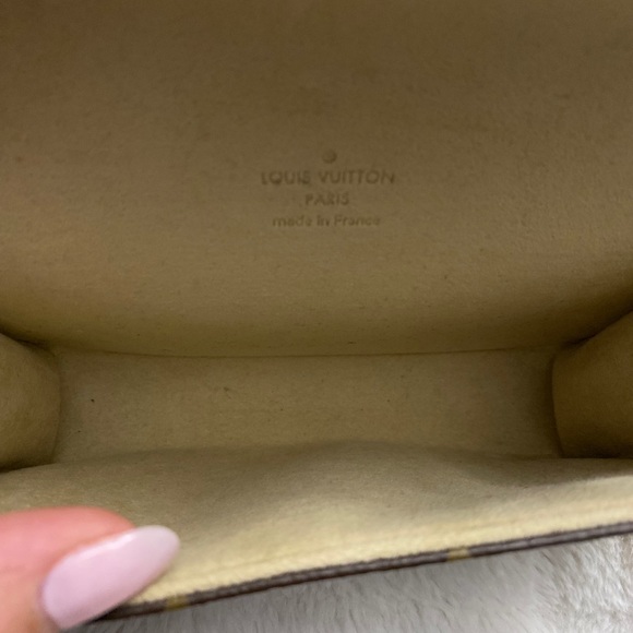 Louis Vuitton Florentine Waist Bag - Picture 5 of 11